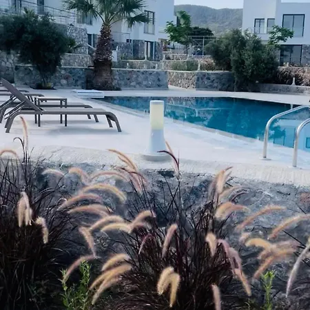 Apartment Deja Blue Phase 2 Block C No 4 *